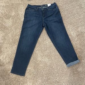 Inc.   Core Boyfriend Mid-Rise, Regular Fit, Blooming Wash Jeans. Size 14